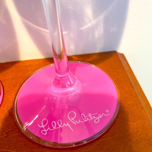 [SOLD] Set of lily pulitzer wine glasses - Picture 2 of 3